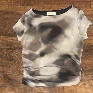 Women's Gray and Black Top